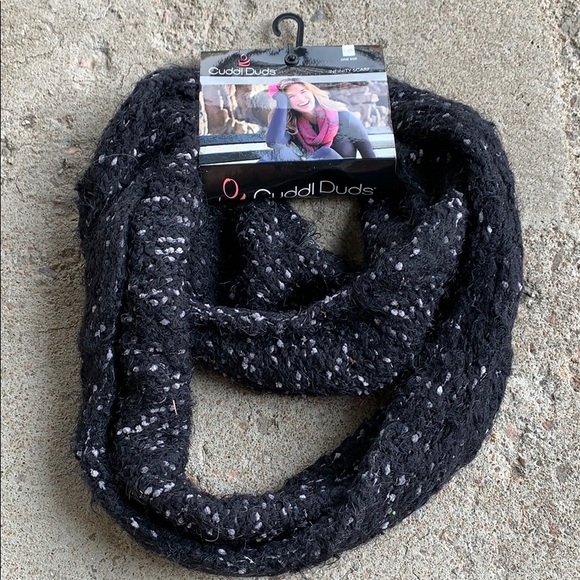 Cuddl Duds Infinity Scarf - Picture 1 of 7
